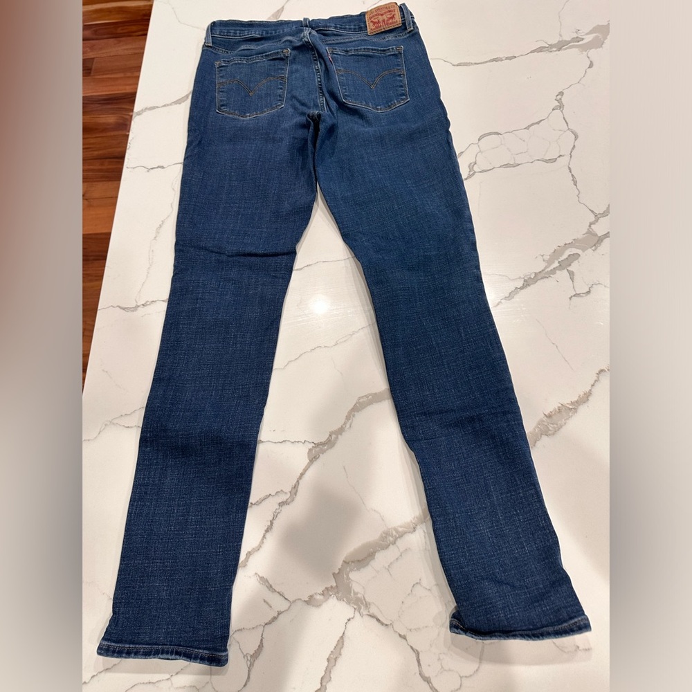 🌸Levi’s 311 Shaping Skinny Women’s Size 30🌸